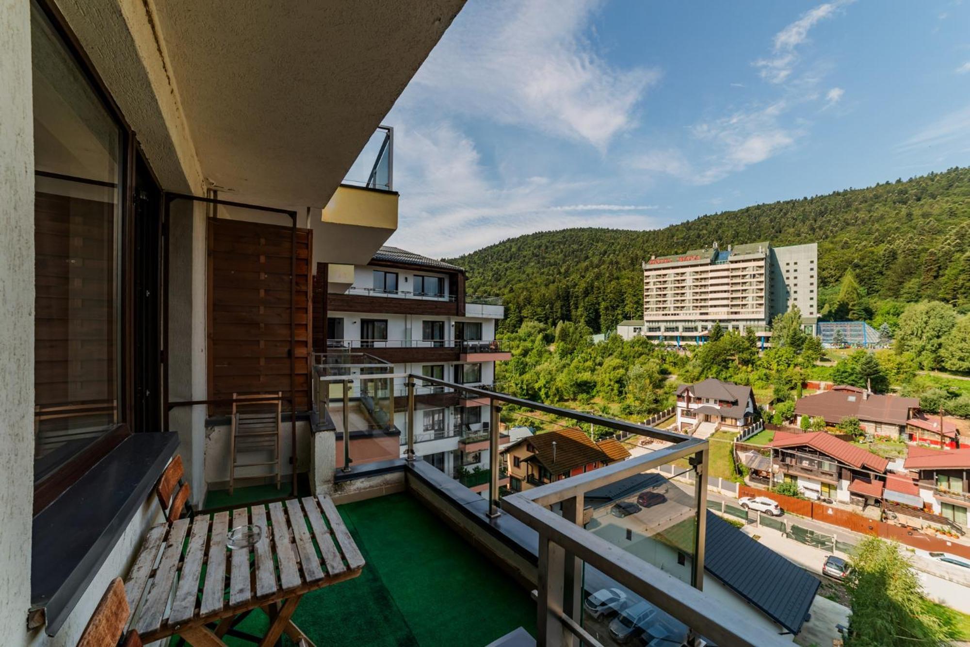Romantic Jacuzzi Luxury Apartment Sinaia Buitenkant foto